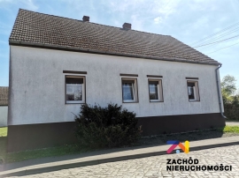 Dom z zabudowaniami - PoŁęcko